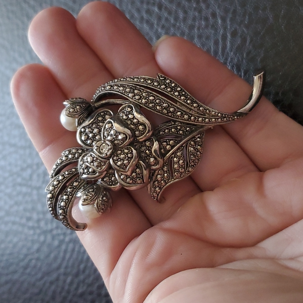 Vtg Kenneth Jay Lane For Avon Brooch - image 1